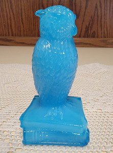 Vintage HTF Degenhart OWL on BOOKS in a Opaque BABY BLUE
