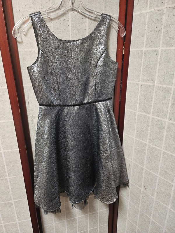 Lilt Girls Silver Metallic Dress Elegant Formal Sleeveless Ruffle Slip Sz 10