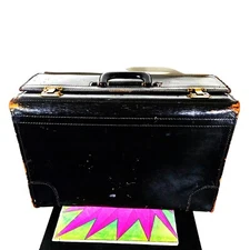 Vintage Top Grain Cowhide Leather Pilot Briefcase Attache Travel Case w/ Keys