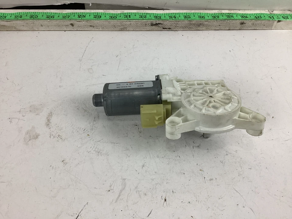 2011 - 2020 Dodge Grand Caravan Front Left Window Motor 3015587D OEM - Image 2 of 4