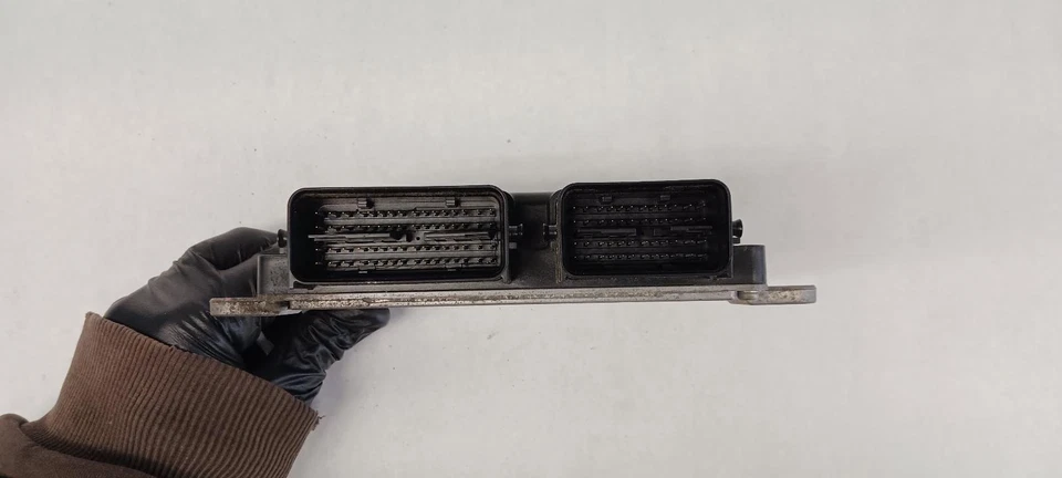 Módulo de control electrónico MITSUBISHI OUTLANDER 2017 ECU 1860C990 OEM 17 Foto 2 de 4