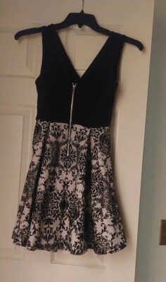 Haute Monde Women's Fit & Flare Dress Size Small Black Lace V-Neck | eBay