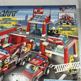 **New**Sealed** Lego City 7945 Fire Station Retired Hard to Find Rare