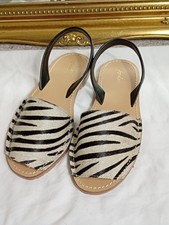 Joules Women's Flat Sandals with Open Toe and Zebra UK Size 8 