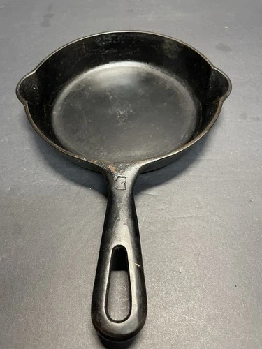 Vintage Griswold No. 3 Cast Iron Skillet 709 Hollow Handle Large Logo Erie, PA