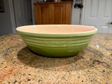 Le Creuset Rare 3.5 Qt Oval Serving Bowl Stoneware Soleil / Lime Green