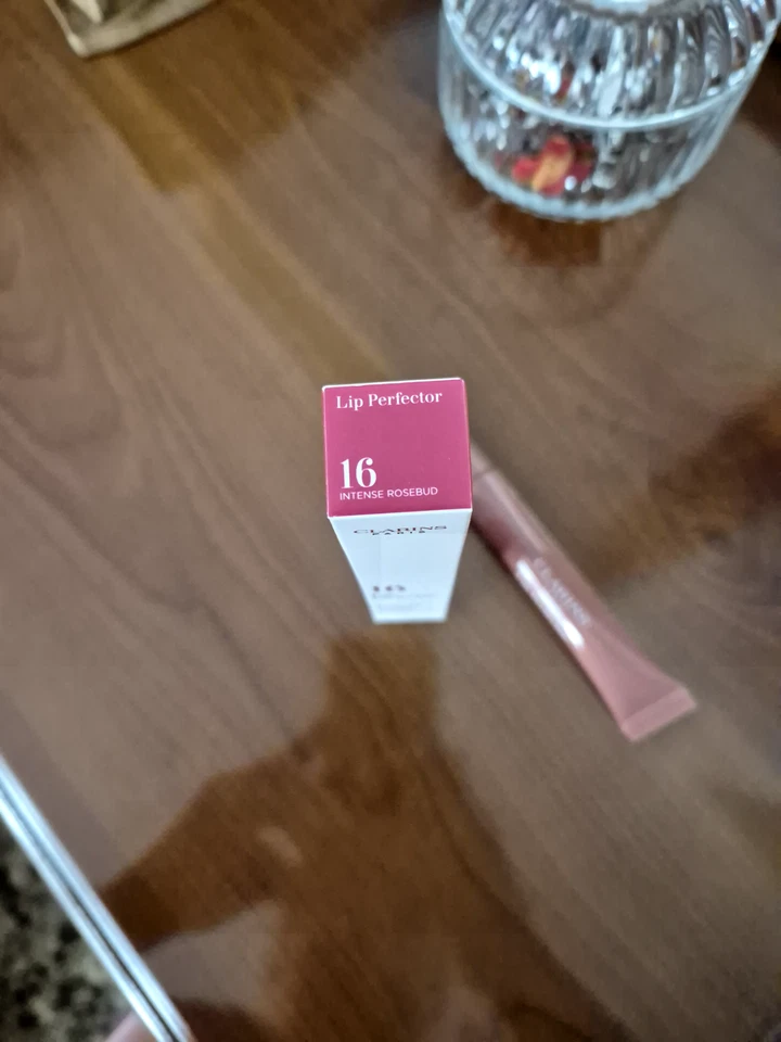 Lip Perfector Intense 2024 - Imagen 4 de 4