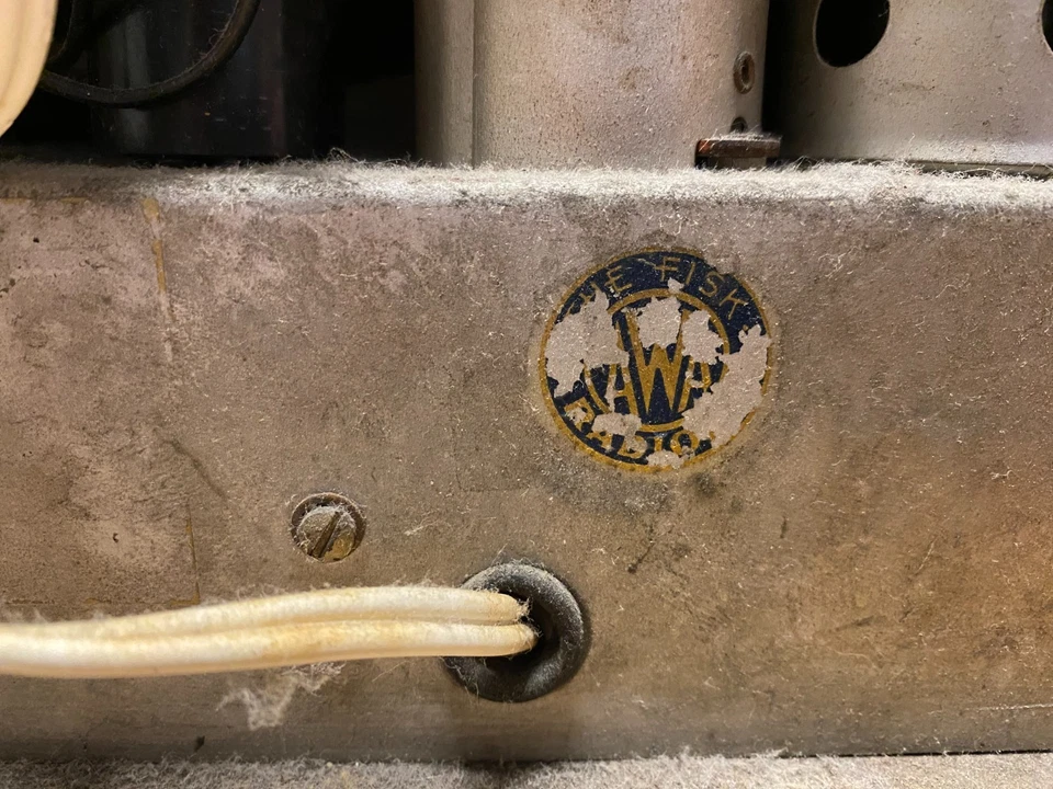 Australian 1939 / 1940 Bakelite Valve AWA Radiola Egg Crates- The Fisk 92 Model - image 3 of 4