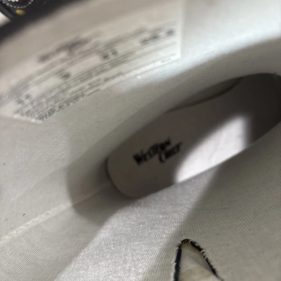 Bota de lluvia impermeable Western Chief para mujer con hebilla de tiro medio, talla 11, negra floral Foto 3 de 4