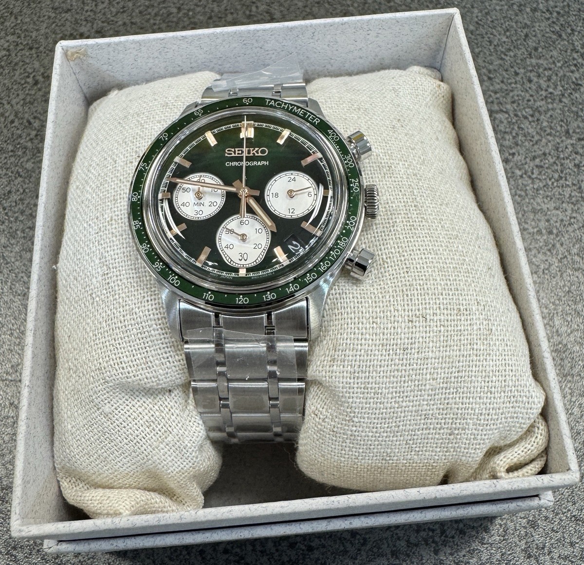 SEIKO Chronograph Quartz Light Green Dial Watch SSB481 Stainless