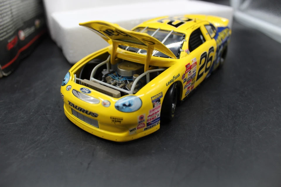 "Johnny Benson #26 - 1998 Cheerios NASCAR 1:24 diecast, 8"" de largo" Foto 4 de 4