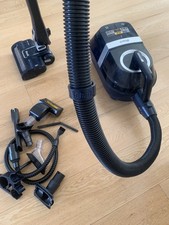 SHARK CZ250UKT  66.  Bagless Cylinder Vacuum Cleaner, 800W, Anti Hair Wrap.