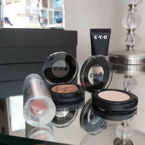 CYO Ombre Lipstick, pigment Paint champagne,& 2 Eyeshadows Brand New - Afbeelding 1 van 5