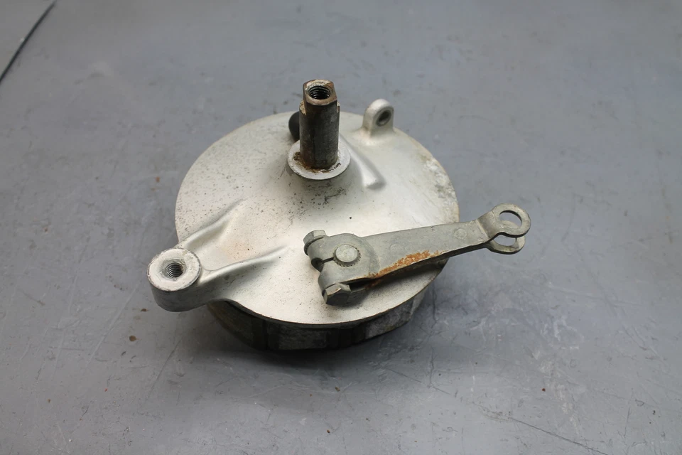 Kawasaki F7 Enduro 1971 montaje de tambor de freno delantero Foto 3 de 4