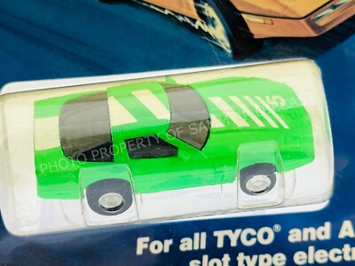 TYCO #7057 Magnum 440-X2 Cliffhangers CORVETTE Green - HO Slot Car