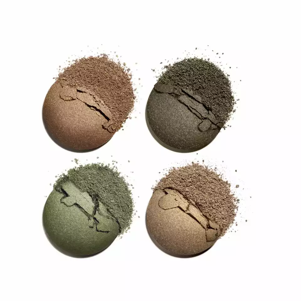 CHANEL LES 4 OMBRES 318 BLURRY GREEN MULTI-EFFECT QUADRA EYESHADOW NEW LIMITED - Image 3 of 4