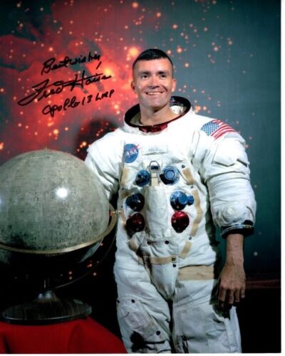 FRED HAISE signed autographed 8x10 APOLLO 13 NASA ASTRONAUT photo - Afbeelding 1 van 1