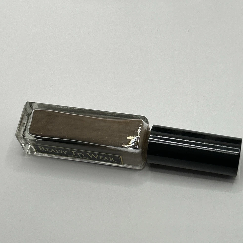8 Ready To Wear Fine Brow Powder Extension Spot Filler in Medium/Warm Brown READ - Image 4 of 4