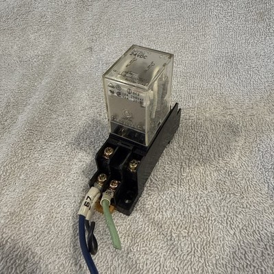 Used Lot of 9 Omron MY2N 24V DC Relay & Base w/ Free Shipping & Warranty
