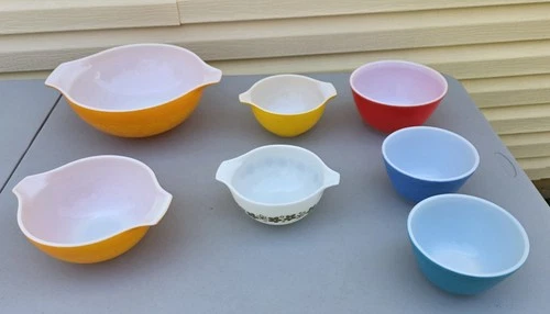 New Listing7 Vintage Pyrex Colors Nesting Mixing Bowls Daisy Sunflower Blossom Yellow Red