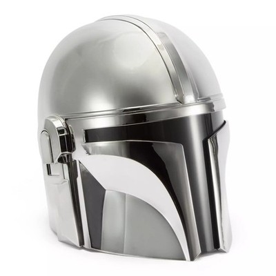Disney Parks / Store Exclusive Star Wars The Mandalorian Voice-Changing Helmet