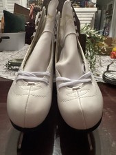 Women's American Athletic Shoe Tricot Lined Figure Ice Skates Size 6 White