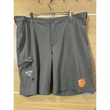 Columbia PFG Performance Cargo Shorts Men's Size 40 - Clemson Tiger paw logo