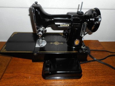 CENTENNIAL EDITION  SINGER SEWING MACHINE MODEL 221-1 FEATHERWEIGHT, BLUE BADGE