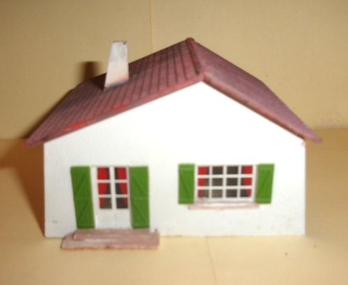 "Villa Landaise" in Ho Jouef Ref. 970, Dekor elektrischer Zug
