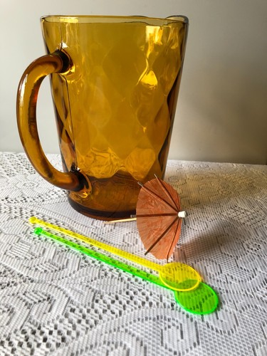 Vintage Amber Glass Large Pitcher/Jug 20cm Tall Diamond Pattern VGC - Picture 4 of 5