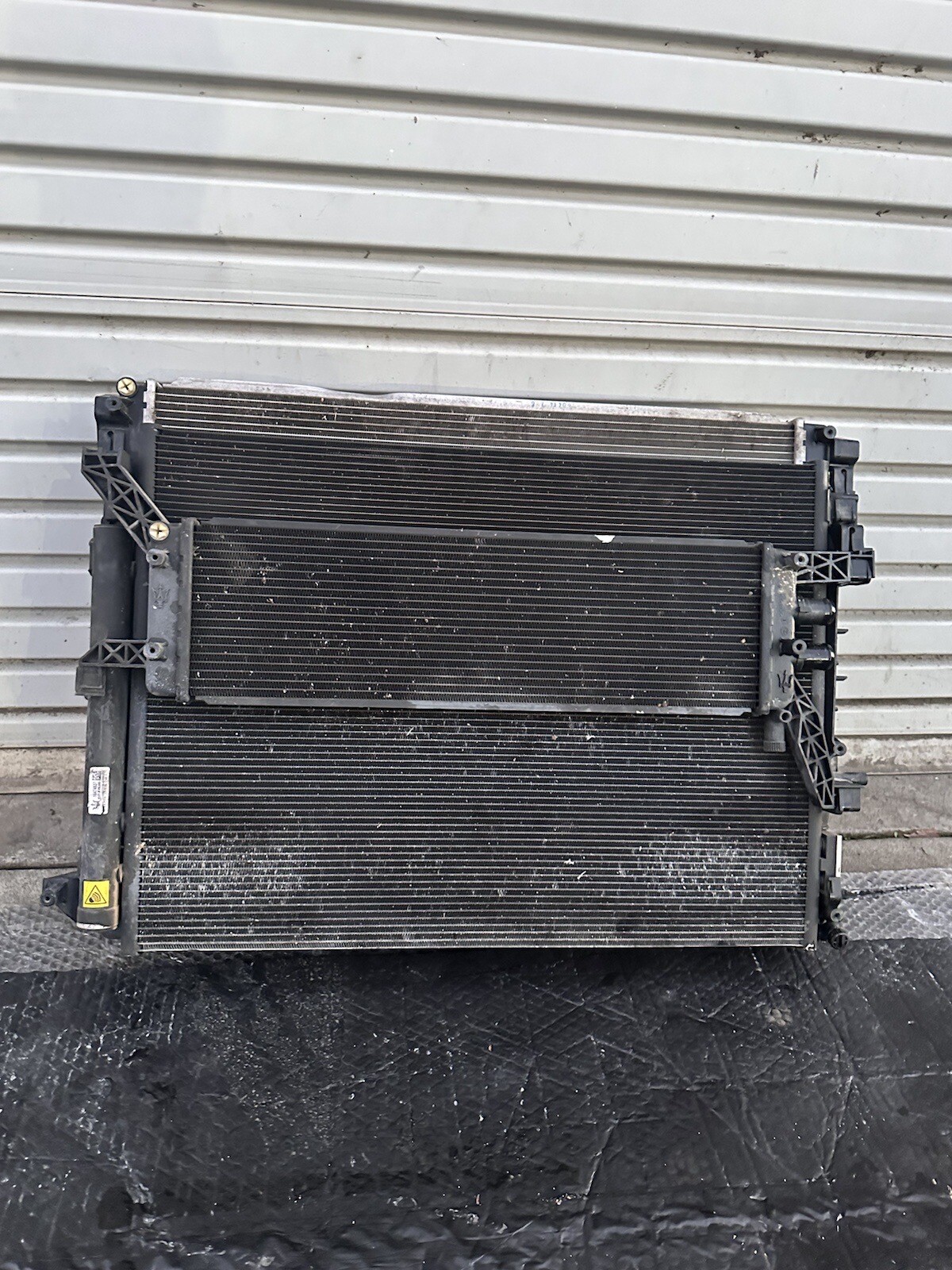 2014-2017 OEM Maserati Ghibli M157 Radiator A/C Condenser Cooling Fan Set