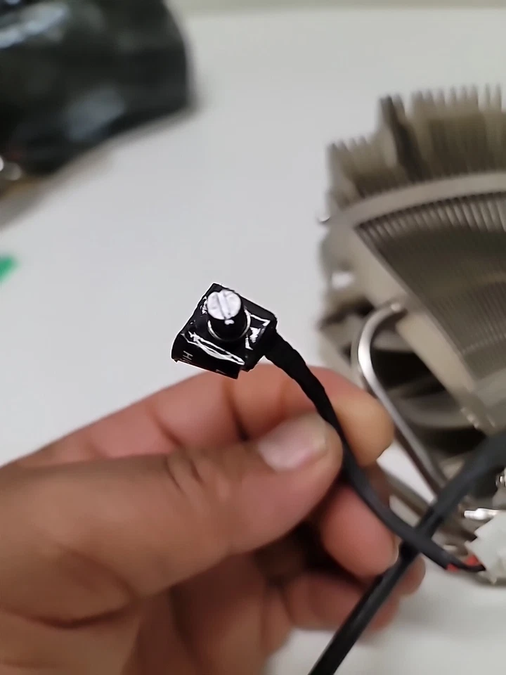 Thermaltake V1-AX Dual-socket 1366 Ultra-High Performance Heatpipe Cooler - Image 4 of 4