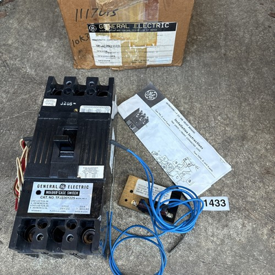 #ad New Old Stock GE TFJ226Y225 Molded Case Switch 225 amp 2 Pole 600 volt w UVR $449.99