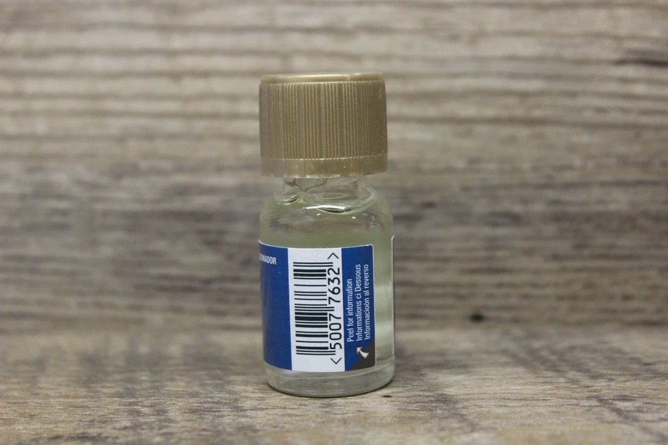 Aceite de fragancia para el hogar The Body Shop Blue Spruce 10 ml / 0,3 fl. oz Foto 4 de 4