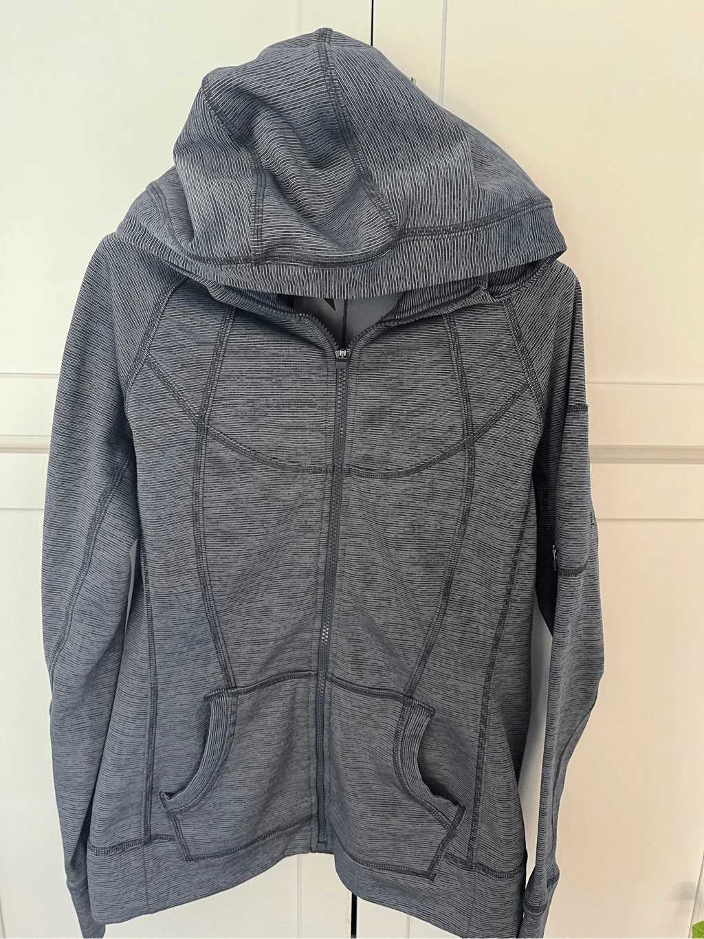 Athleta Women’s Navy Striped Full Zip Hoodie Sz M Pockets Long Sleeve Thumbholes