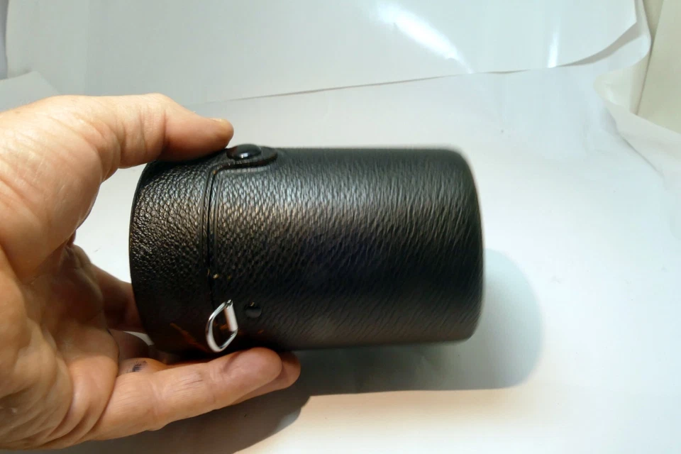 Estuche rígido Pentax para lente SMC-Takumar 135 mm f2,5 M42 (se adapta a 85 mm) Foto 4 de 4