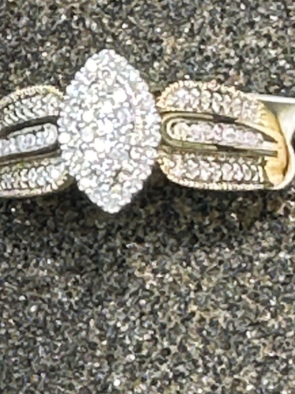 10 K YELLOW GOLD GENUINE DIAMOND RING 1 - Size 7  NWT