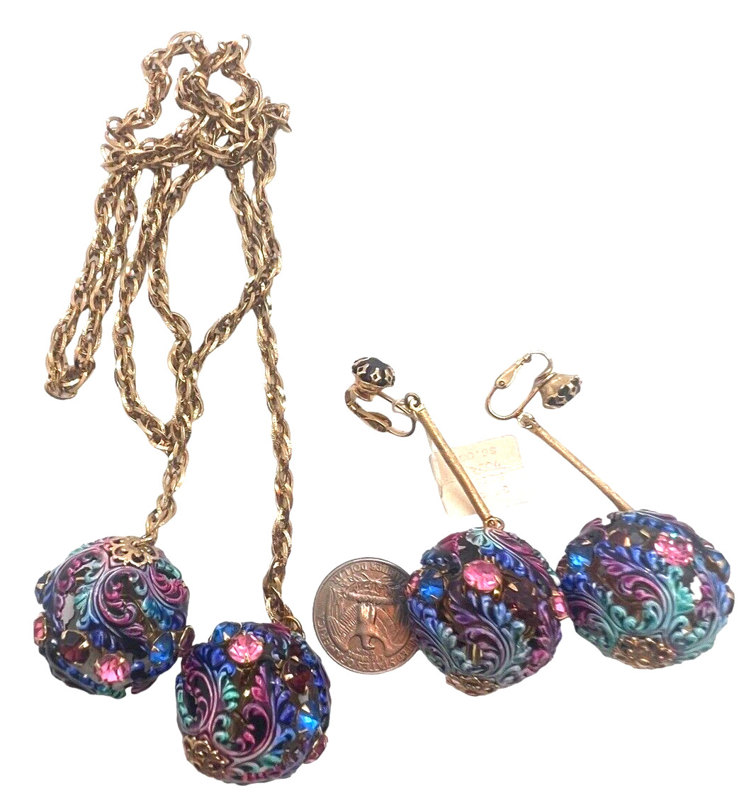 Fab Vintage Enameled Filigree Ball Rhinestone Inset L… - Gem