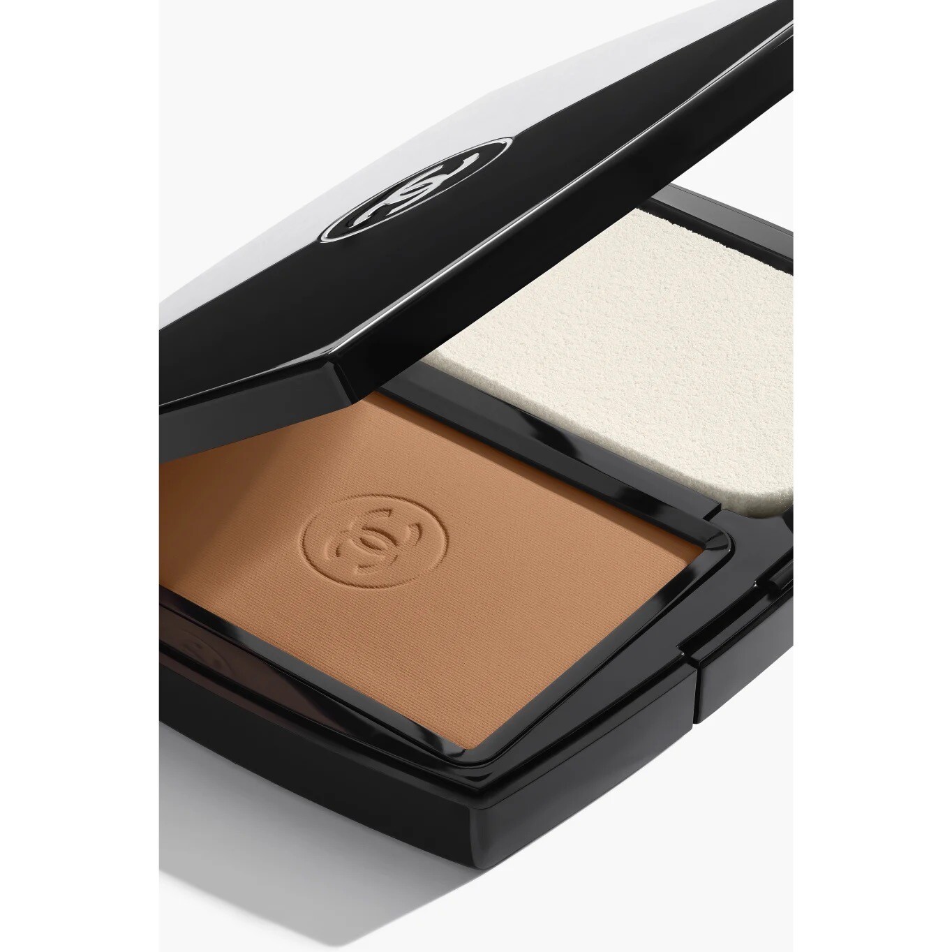 Chanel Ultra Le Teint Flawless Finish Compact Foundation - BR132 