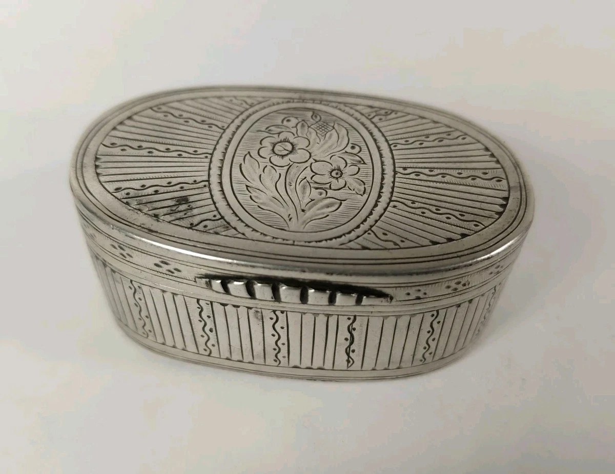 Boîte art deco en argent massif