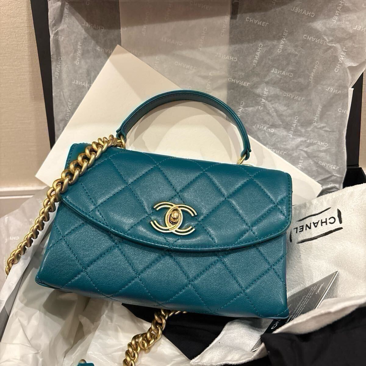 CHANEL Matelass 2-Way Top Handle Lambskin Shoulder Bag GP Black