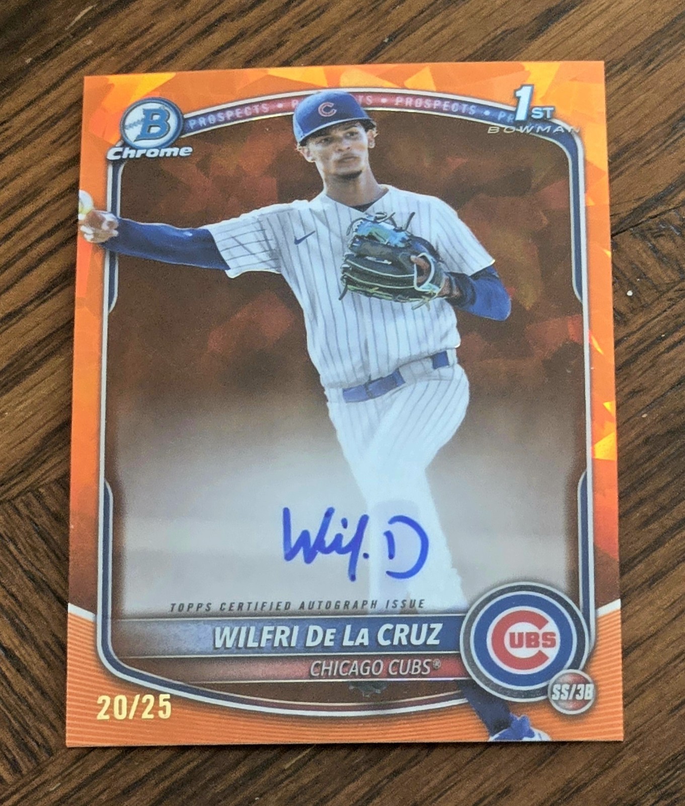 2025 Bowman Chrome Sapphire WILFRI DE LA CRUZ 1st Bowman Orange Ref. Auto #20/25