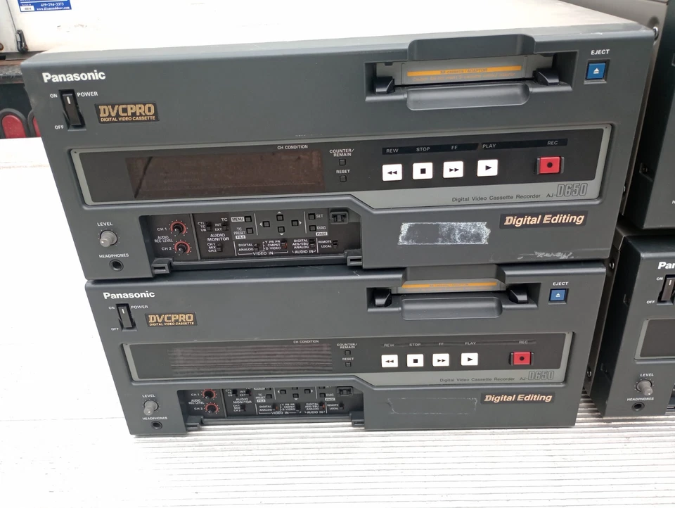 4 松下 DVCPRO 数字编辑视频磁带录音机 AJ-D650P ~POWERS UP — 第 3/4 张图片