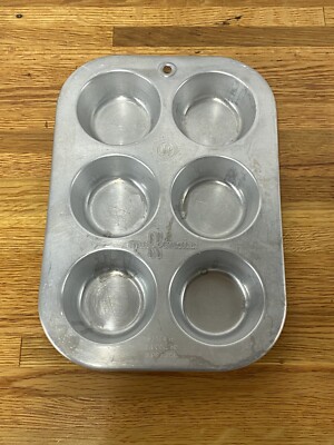 Muffinaire Aluminum Count Muffin Tin Pan Made USA Vintage