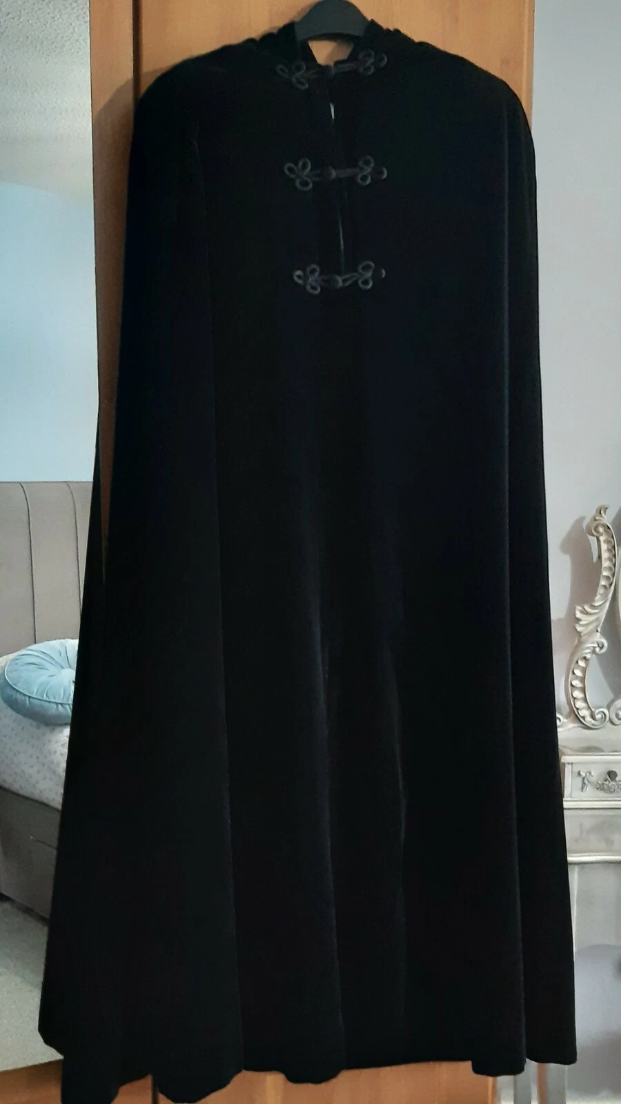 Picture 2 of 5