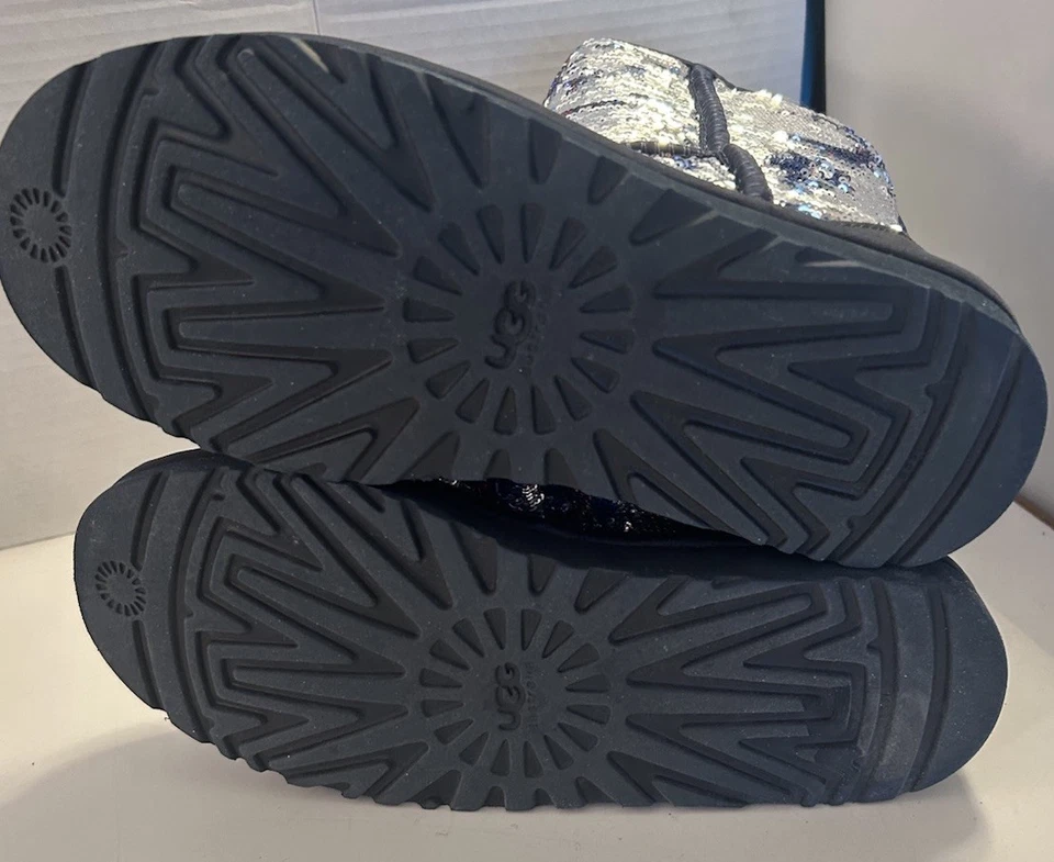 Botas equinas Ugg talla 6/grises, azules y rojas Foto 4 de 4