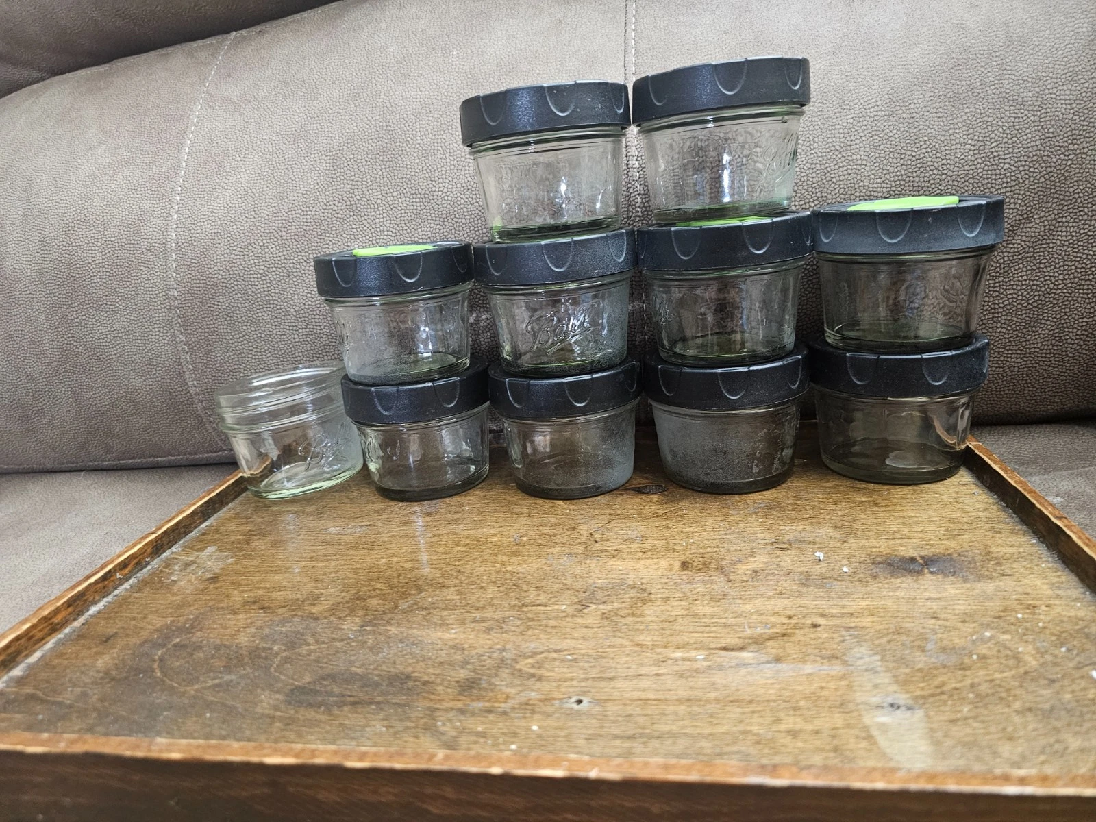 ( 10 ) Ball Dry Erb 4 Oz. Glass Jar with Pop Open Lids