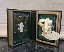 Snowbabies "GIVE SOMEONE A HUG" In Original Box, Dept 56 1998