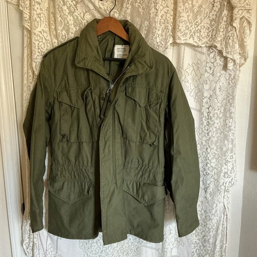 Vintage Vietnam Era Military OG 107/ M65 Cotton Blend Field Coat Size Small