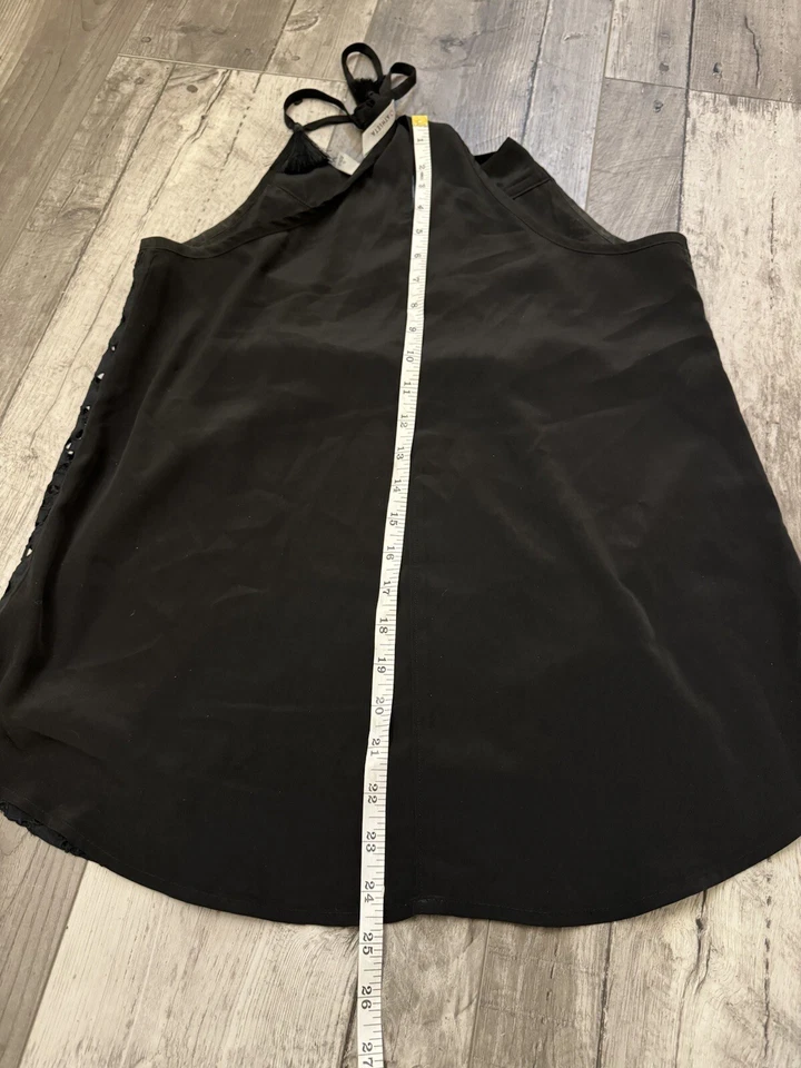 Camiseta sin mangas ATHLETA con ojales dunas halter negra borla corbata pequeña Foto 4 de 4
